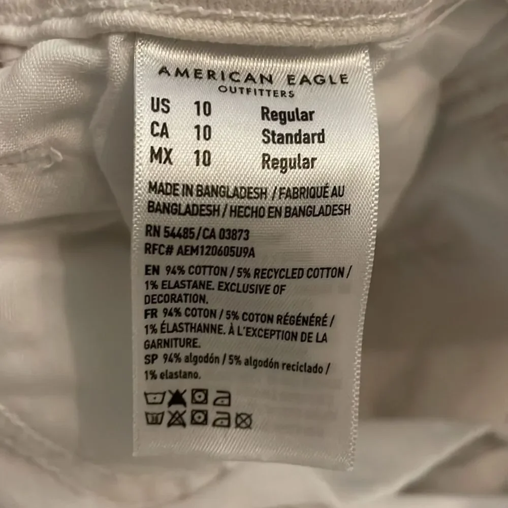 American Eagle White Denim Mom Jeans Womens Size 10